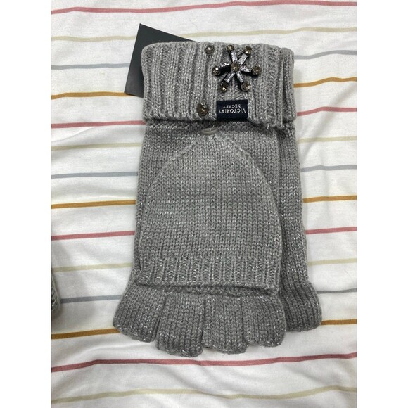 Victoria’s Secret Winter Angel Beanie & Glove Set – Gray